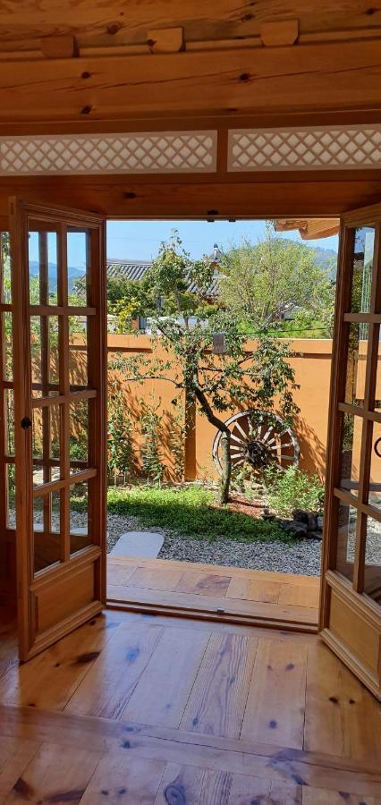 Sieunjae Bed & Breakfast Gyeongju Exterior photo