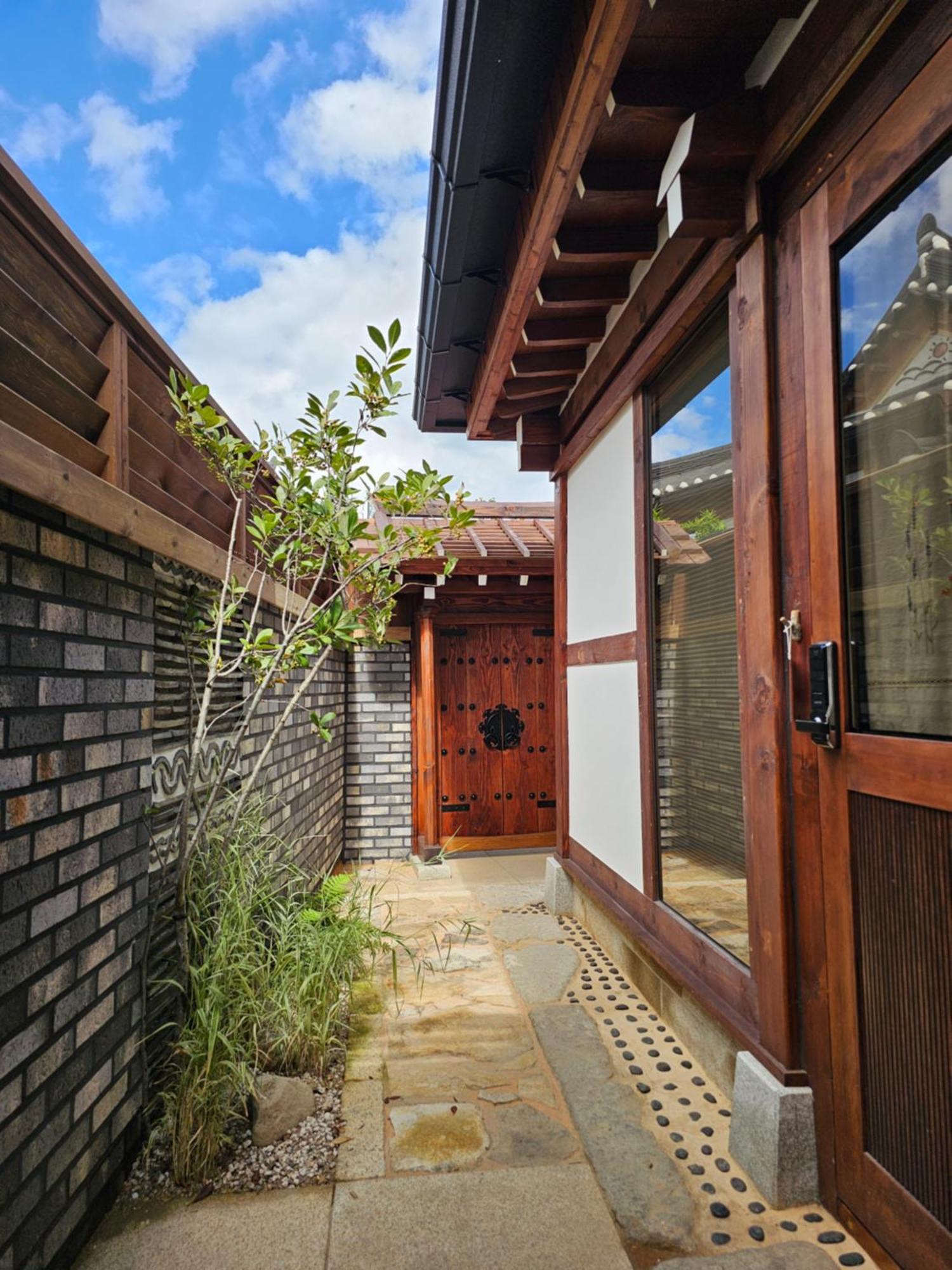 Sieunjae Bed & Breakfast Gyeongju Exterior photo