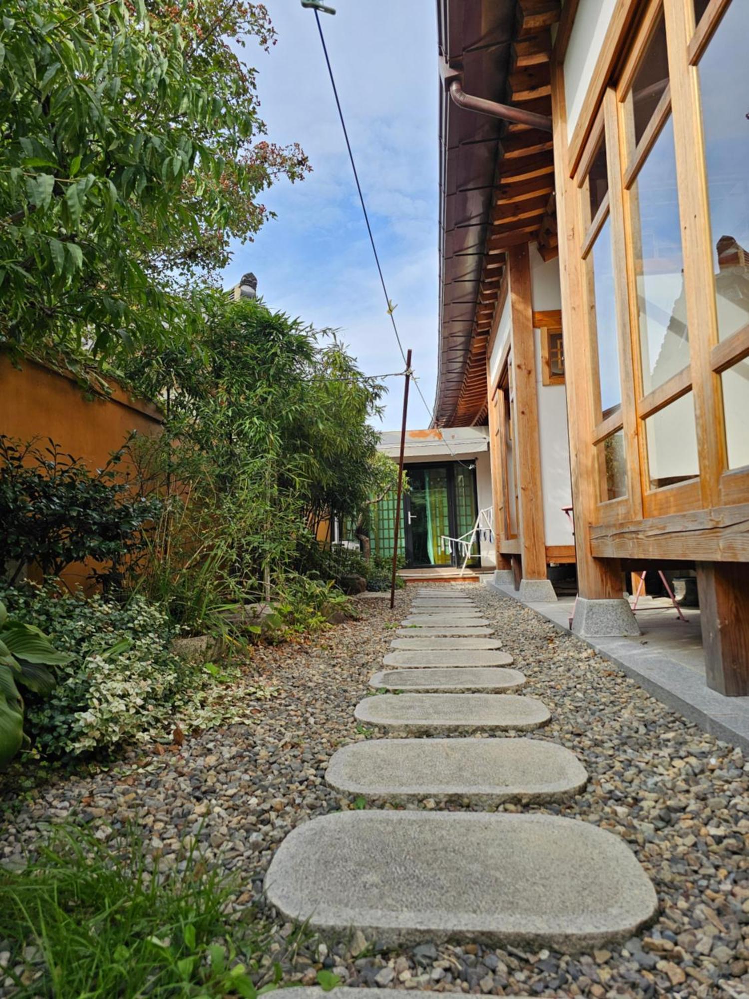 Sieunjae Bed & Breakfast Gyeongju Exterior photo